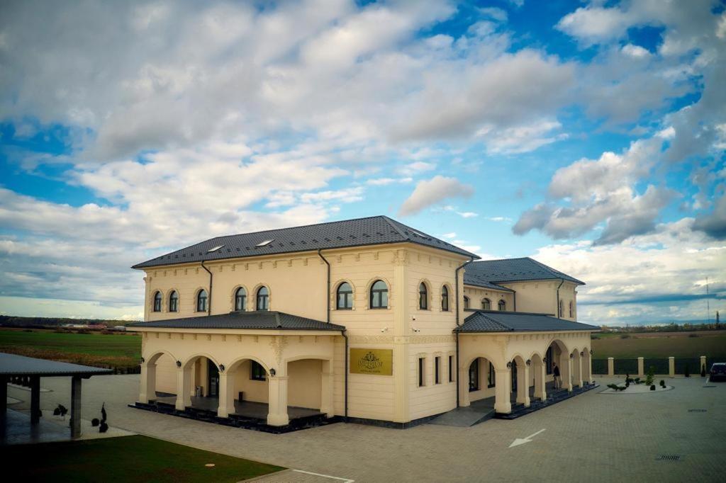 Hotel Imperium Botiz Eksteriør bilde